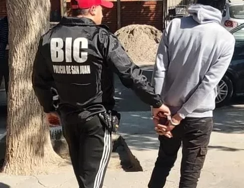 Detuvieron a un hombre acusado de robar mercadería en Santa Lucía