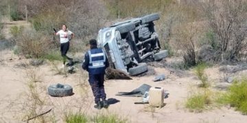 Ruta 20: perdió el control de la Hilux y terminó volcando violentamente