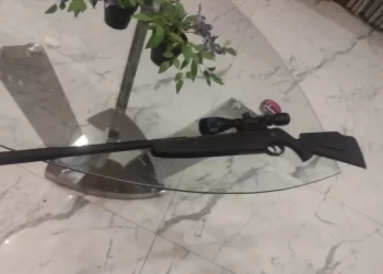 Un hombre detenido tras amenazar a un adolescente con un arma de fuego