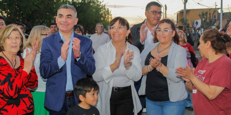 Chimbas estrenó la nueva iluminación LED en calle Oro y Villa Sarmiento