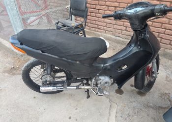 Fuerte choque en La Chimbera: una motociclista y una peatón fueron hospitalizadas