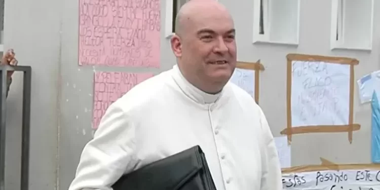 Internaron al padre Rómulo Cámpora tras sufrir arritmia e insuficiencia cardíaca