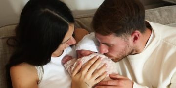Alexis Mac Allister y Ailén Cova presentaron a su hija recién nacida: las teorías sobre el origen de su nombre