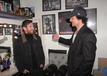 La visita de Lionel Messi a Nico Vázquez en fotos: el encuentro en camarines y la historia de una amistad