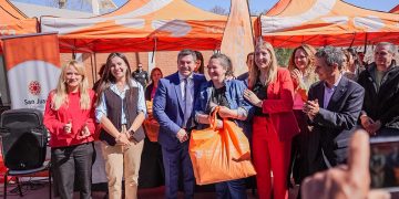 Orrego recorrió un nuevo operativo San Juan Cerca en Pocito