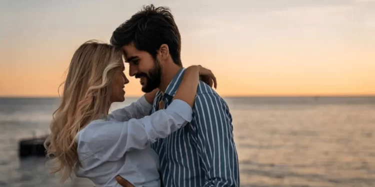 Cuáles son los 5 signos que encontrarán el amor este mes