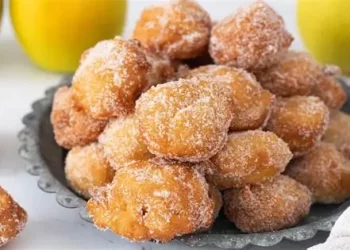 Buñuelos de manzana caseros: una receta fácil y deliciosa