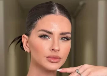 La China Suárez celebró que sus hijos comenzaron las clases en Turquía