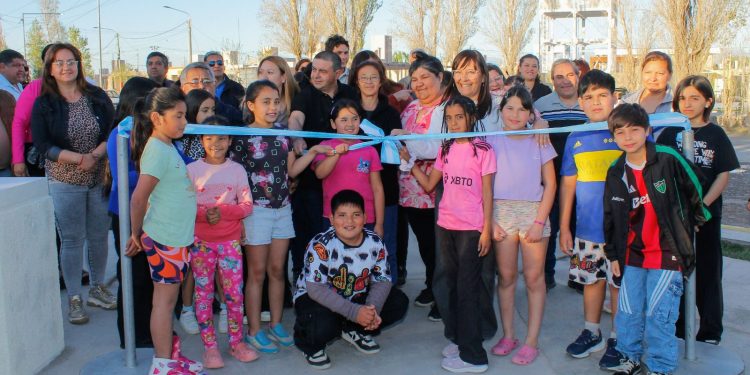 Chimbas sumó una moderna plaza con forestación, luminarias y espacios recreativos