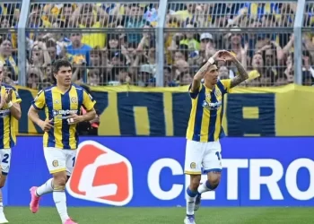 Di María clavó un golazo olímpico para darle el empate a Rosario Central ante Boca
