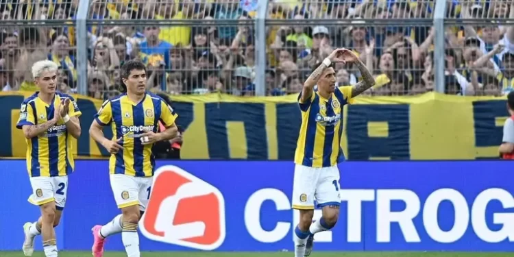 Di María clavó un golazo olímpico para darle el empate a Rosario Central ante Boca