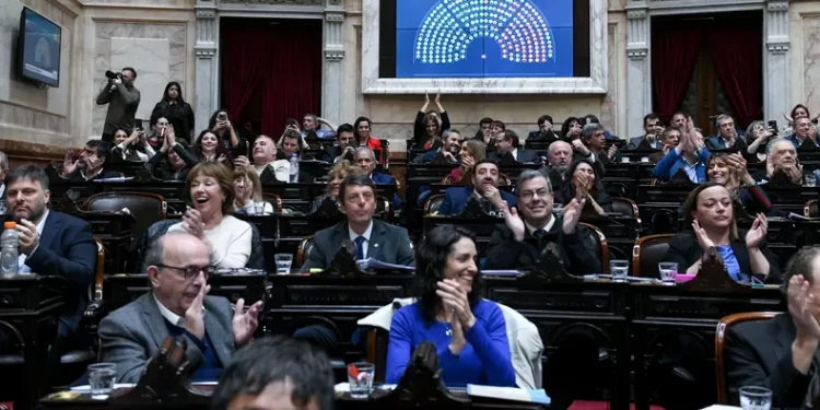 Diputados rechazó los vetos de Milei: Universidades y Garrahan avanzan al Senado