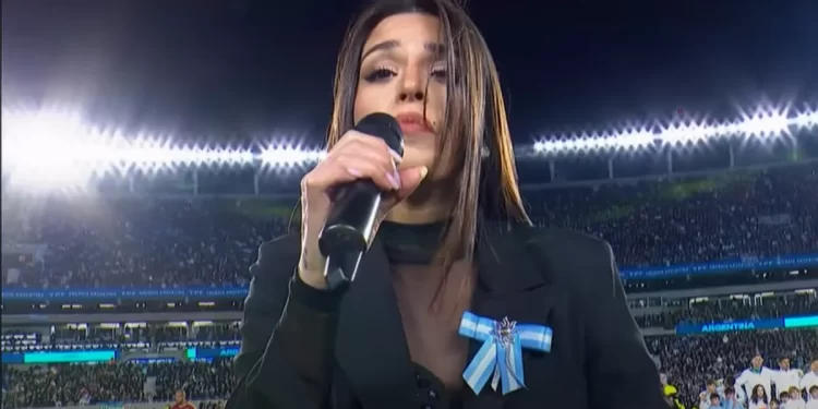 Euge Quevedo enfrentó las críticas tras cantar el himno en la despedida de Lionel Messi