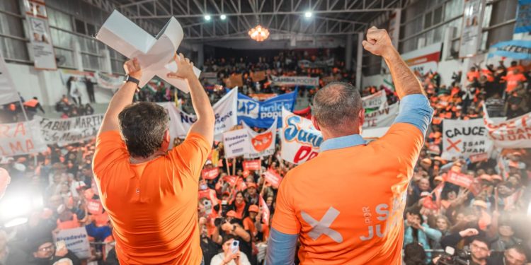 El Frente “Por San Juan” presentó a sus candidatos en un multitudinario acto