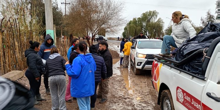 Temporal en San Juan: colchones, frazadas y alimentos para miles de familias afectadas