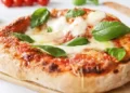 Cómo preparar una pizza napolitana irresistible