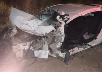 Un hombre murió tras estrellar su auto contra un camión