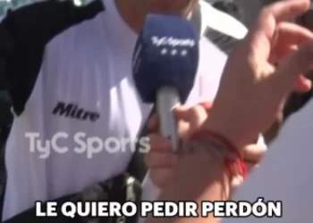 Vendió la máquina de cortar el pelo de su mamá para ir a ver a San Martín y le pidió perdón en la TV