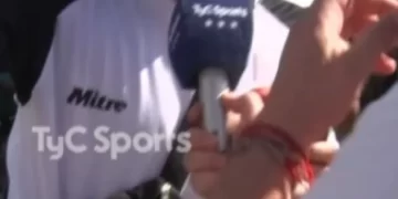 Vendió la máquina de cortar el pelo de su mamá para ir a ver a San Martín y le pidió perdón en la TV