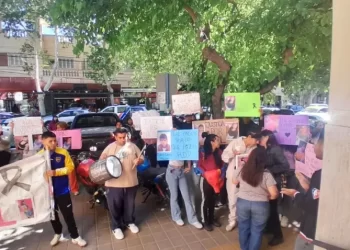 Familiares de Nicole Bajinai reclamaron justicia frente a Tribunales