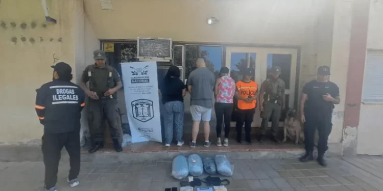 Cayó una banda narco que enviaba droga por encomienda desde Misiones a San Juan