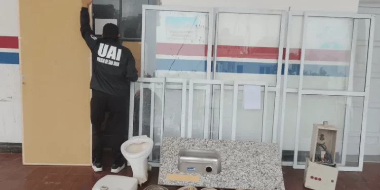 Cayeron los saqueadores de Albardón: la Policía recuperó hasta un inodoro robado