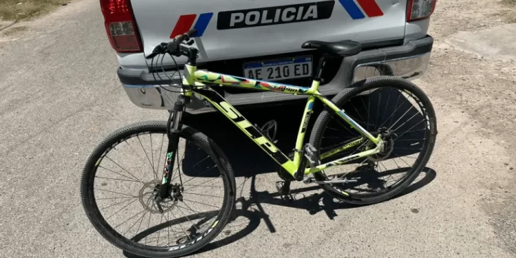 Robo y persecución: un adolescente de 16 años fue detenido tras robar una bicicleta