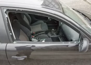 Motochorros atacaron a una mujer en Rivadavia y le robaron su cartera y celular