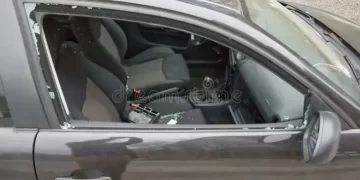 Motochorros atacaron a una mujer en Rivadavia y le robaron su cartera y celular