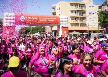 San Juan se une en una caminata por la prevención del cáncer de mama
