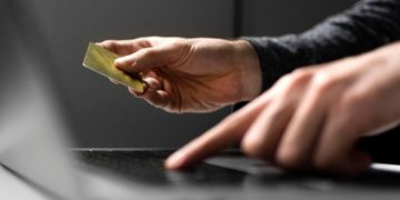 Claves para evitar estafas de plataformas de inversión en San Juan