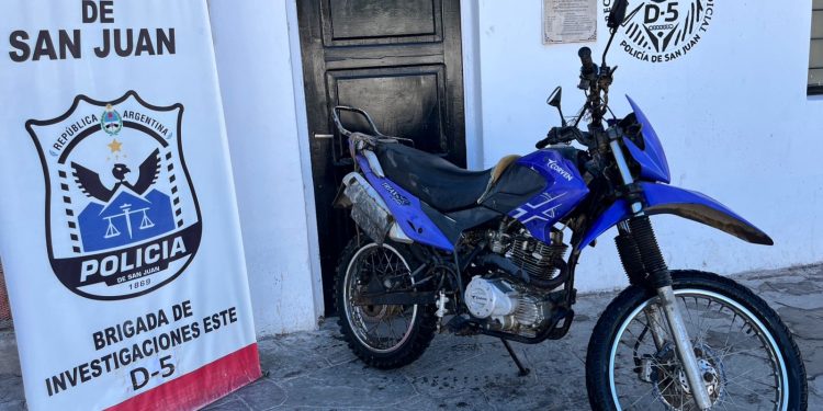 Recuperan una moto robada escondida en una finca de Caucete