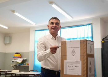 Fabián Gramajo votó acompañado por sus hijas en Chimbas