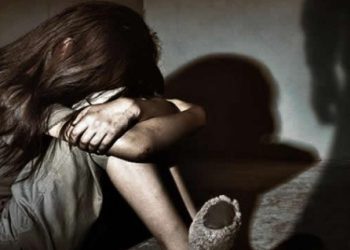 Su mujer lo encontró abusando de su pequeña hija de 8 años