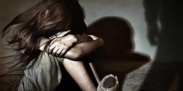 Su mujer lo encontró abusando de su pequeña hija de 8 años