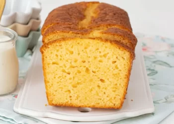 El secreto para cocinar el bizcocho de yogur más esponjoso de la repostería