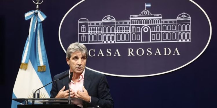 Reforma tributaria: Caputo adelantó que incluirá una baja del impuesto a las Ganancias