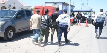 Operativo en Ruta 40: detienen a tres personas y secuestran un auto con documentación adulterada