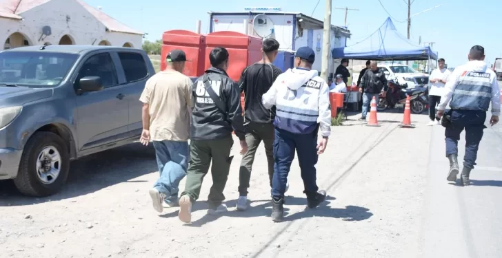 Operativo en Ruta 40: detienen a tres personas y secuestran un auto con documentación adulterada