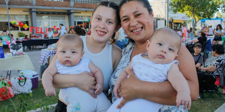 Chimbas celebró a las madres con una feria llena de arte, cultura y emoción