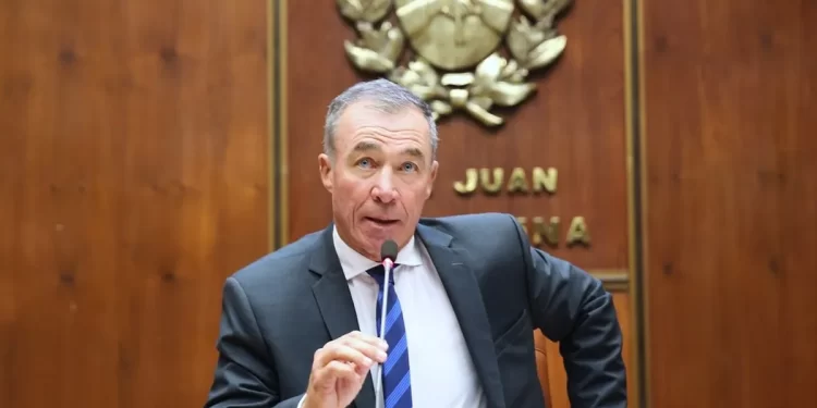 Encuesta revela ventaja de Orrego rumbo a las elecciones del 26 de octubre