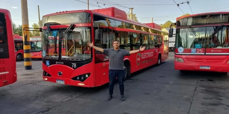 Despidieron a Gastón Moyano, el chofer que murió atragantado en un asado