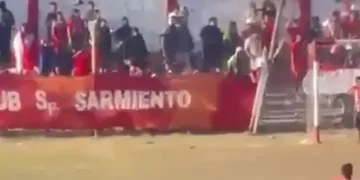 Explosión en el clásico: Sarmiento de Zonda sancionado tras el brutal ataque que dejó a un hincha sin un ojo