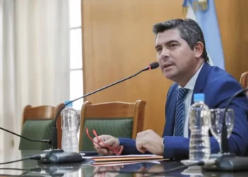 Orrego anunció la eliminación del 20% adicional en el programa Lote Hogar