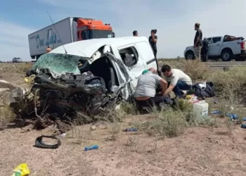 Violento choque frontal y vuelcos en la ruta 151: hay una persona grave