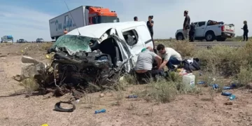 Violento choque frontal y vuelcos en la ruta 151: hay una persona grave