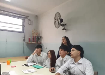 Alumnos de la EPET N°3 ganaron un concurso nacional con cápsulas de agua biodegradables