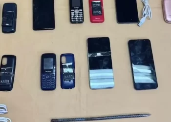 Desbaratan un “call center tumbero” en Córdoba: tres presos y dos mujeres detenidas