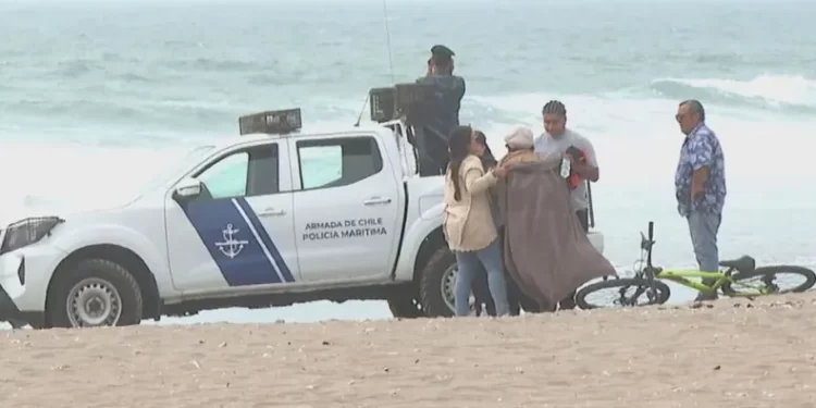 Continúa la búsqueda del adolescente sanjuanino arrastrado por el mar en La Serena
