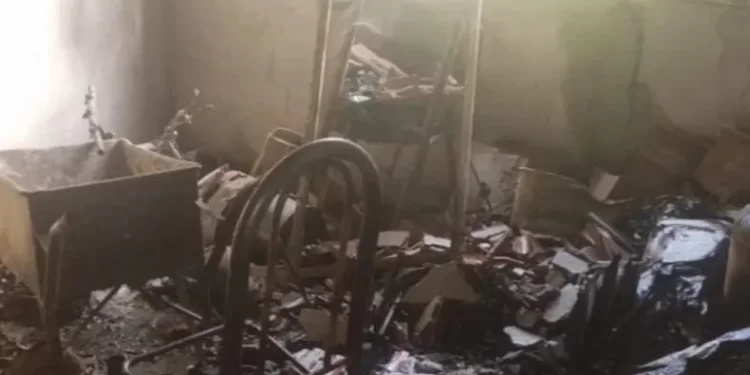 Una niña provocó un incendio y una familia perdió todo